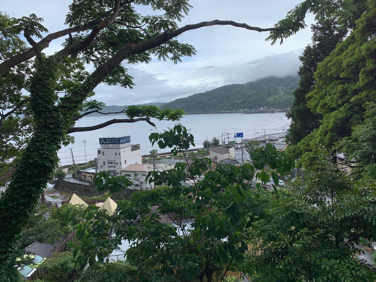 なんとか雨も小降りになってきました(^^)