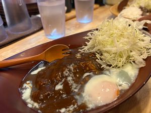 近江町市場で金沢カレーをランチに
金沢駅近くで待つものの、13時だと思った...