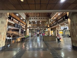 ダーバン キングシャカ国際空港よりクルーガー・ムプマランガ国際空港へ到着。...