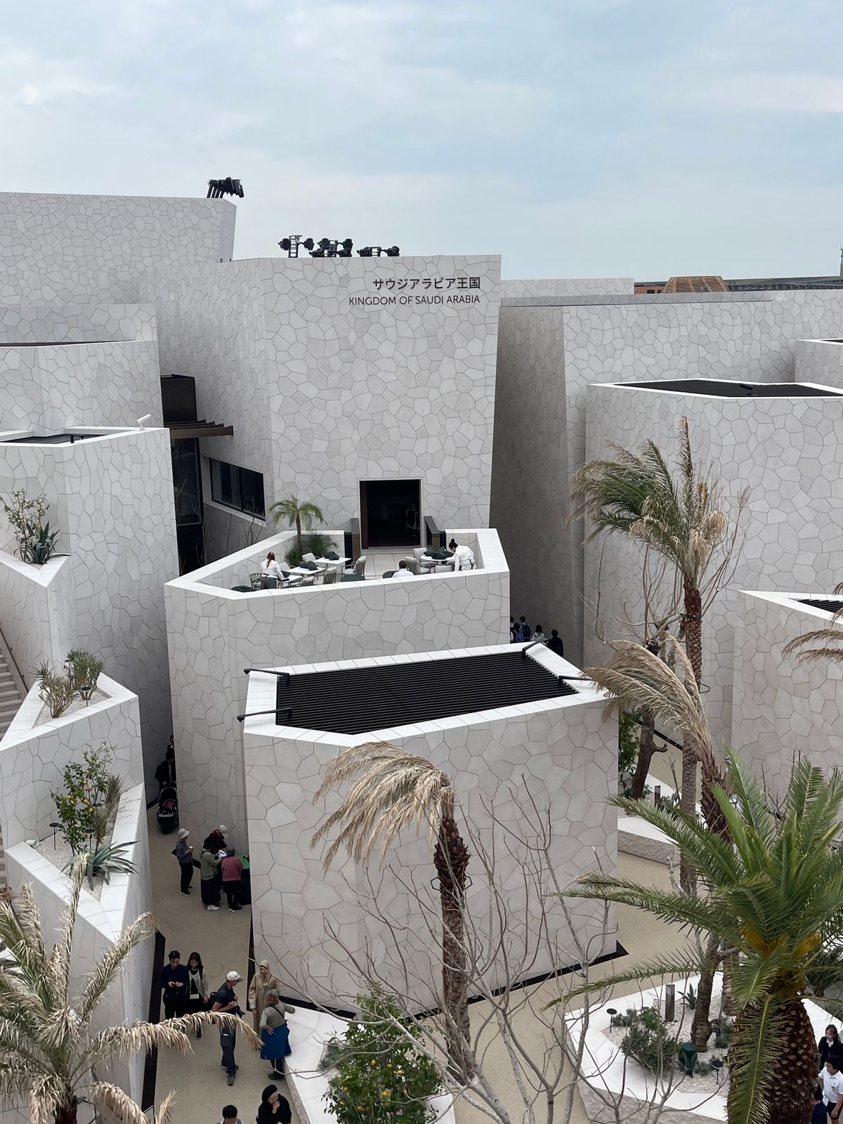 何かと叩かれることの多い万博ですが、行ってみるとそれなりに楽しかったです😃