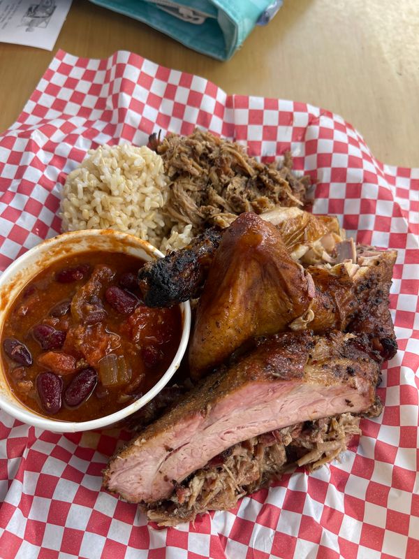 アメリカ(米国)・プリンスビル「ハワイ旅行　カウアイ島」の写真：ハナレイタウンのチキンインアバレルはオススメ😋