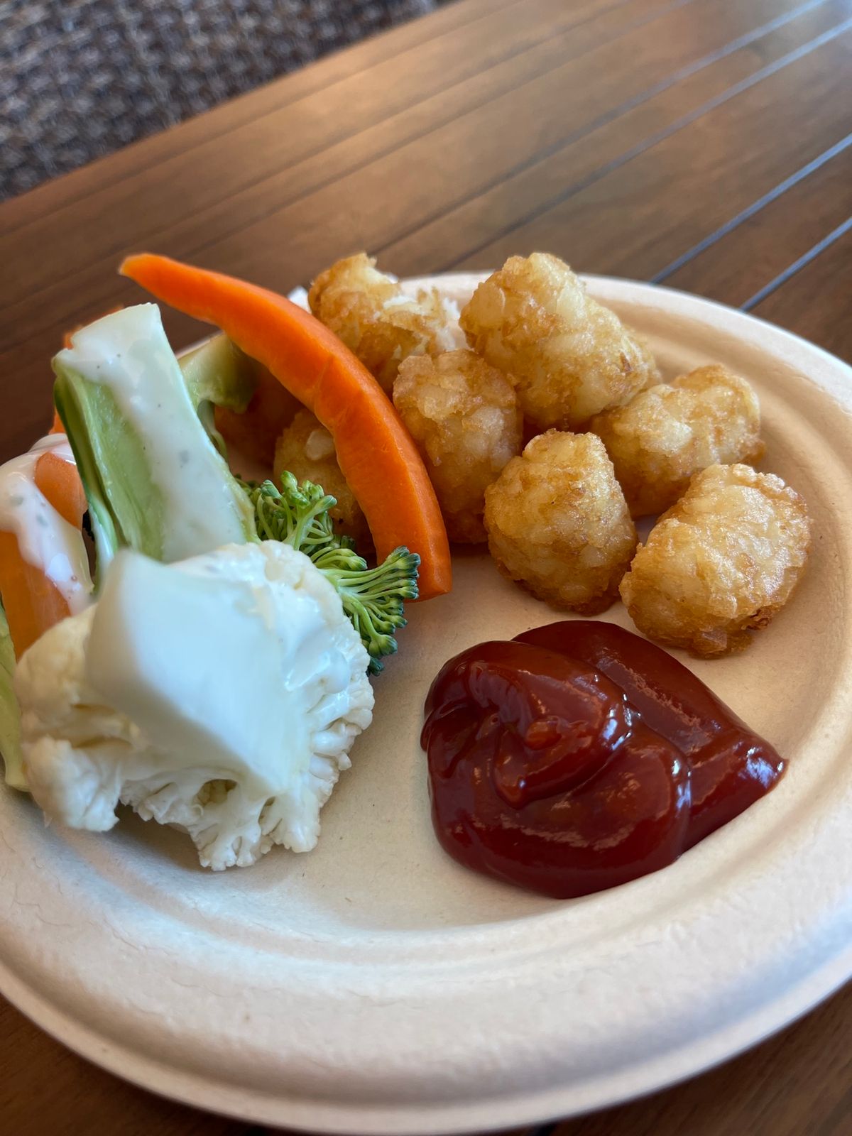 ラウンジのおつまみとドンキのポケで作ったポケボウル😋