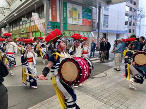 商店街では八月のさんさ踊りも