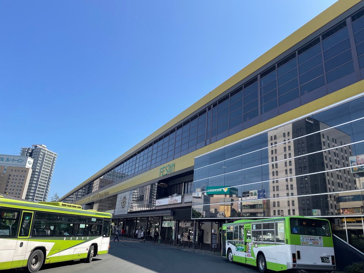 盛岡駅前の盛楼閣で盛岡冷麺をいただきました。やっぱり盛岡といえばこれですね。