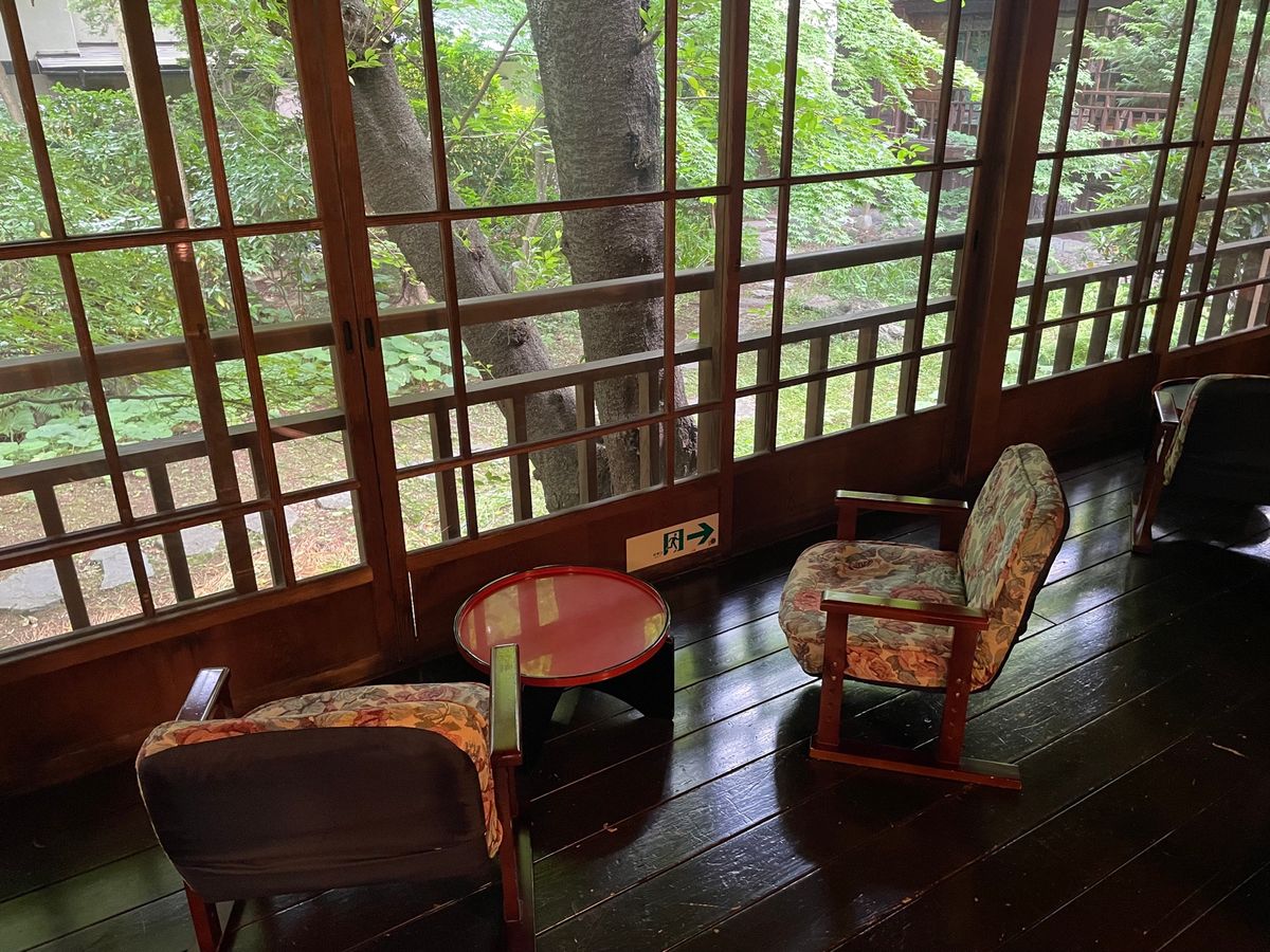 南昌荘。こちらも明治初期の古い建物。