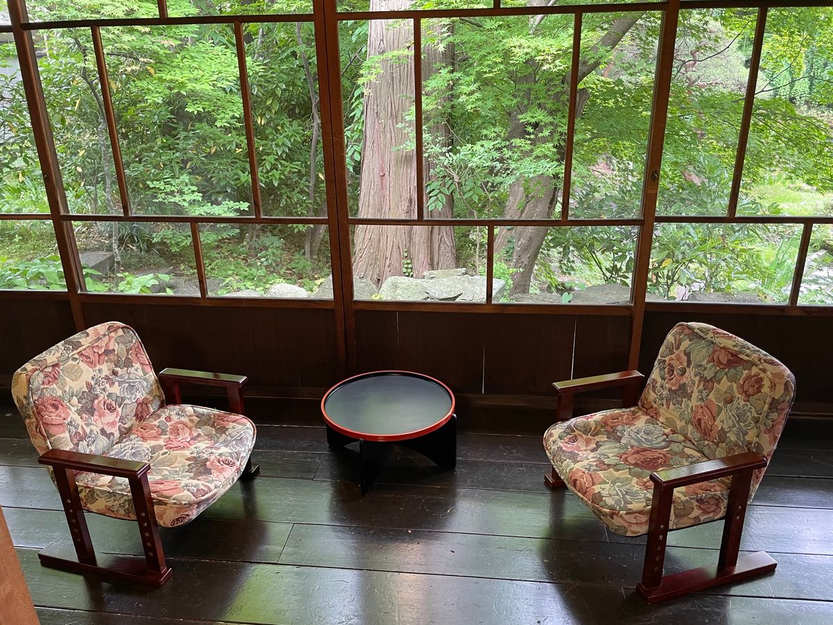 南昌荘。こちらも明治初期の古い建物。