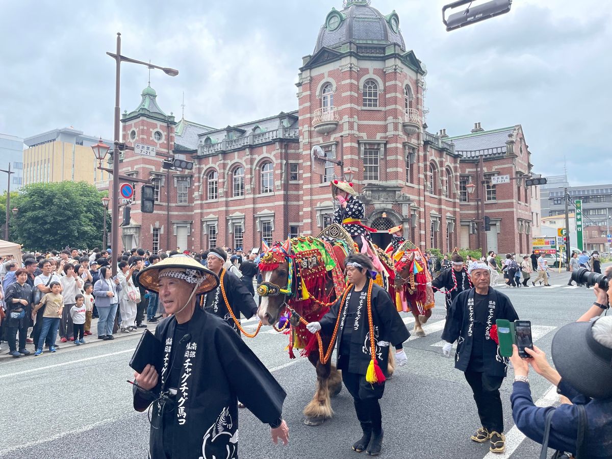 この日は「チャグチャグ馬コ」祭りでした。