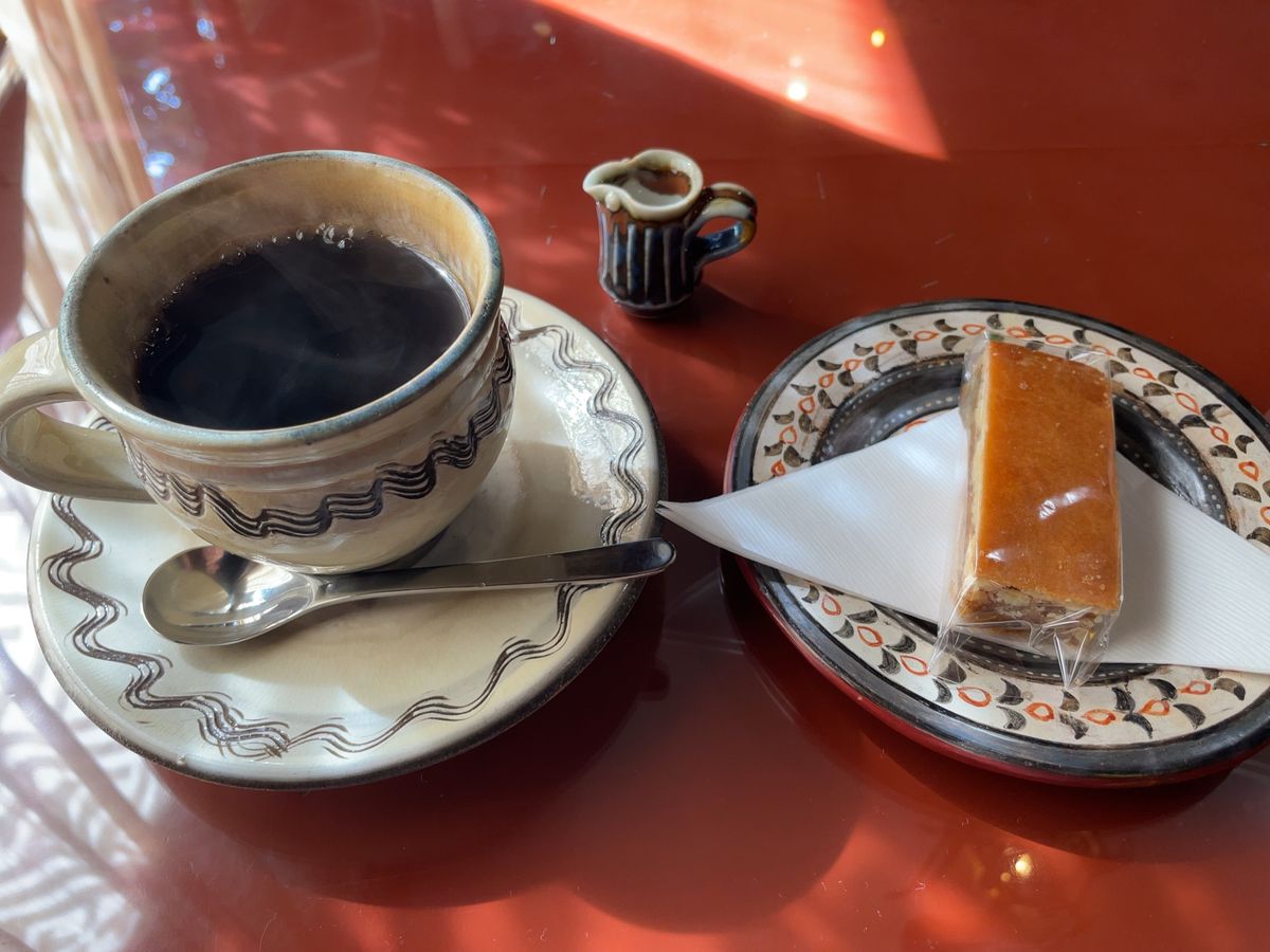 宮沢賢治が本を出版した光源社、その中にある喫茶店「可否館」でブレンドコーヒ...