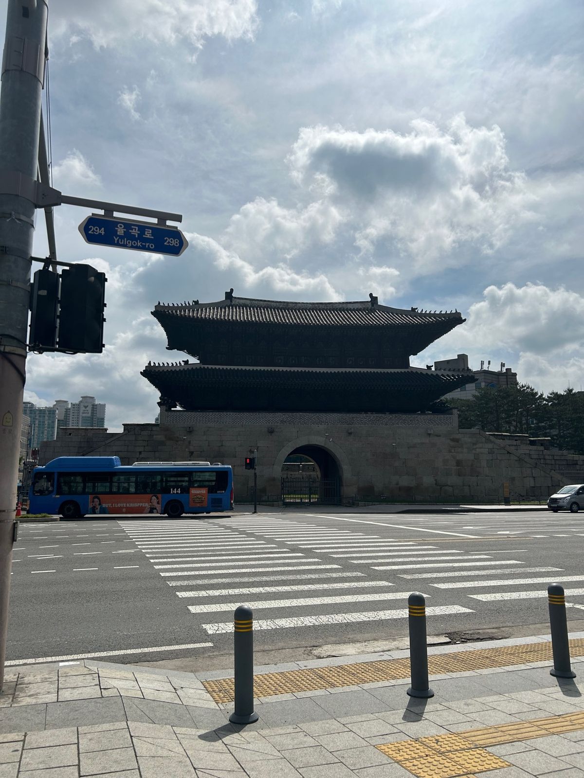 韓国人の友達と会う前に時間があったので、地下鉄を途中下車して東大門付近でち...