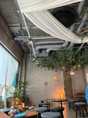 その後、カフェに行きました。韓国の人はほんとにカフェ好きですね。