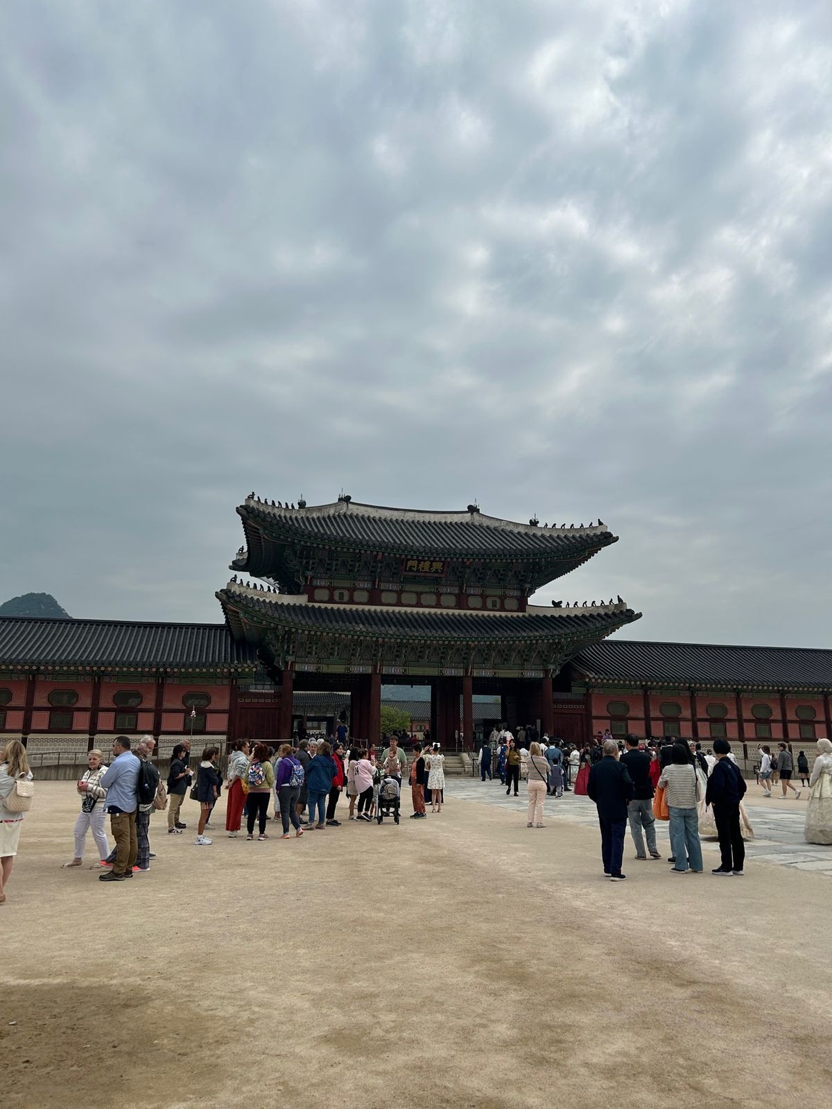 日本に帰るまでに時間があったので、また一人で観光に。景福宮と三清洞へ。滞在...