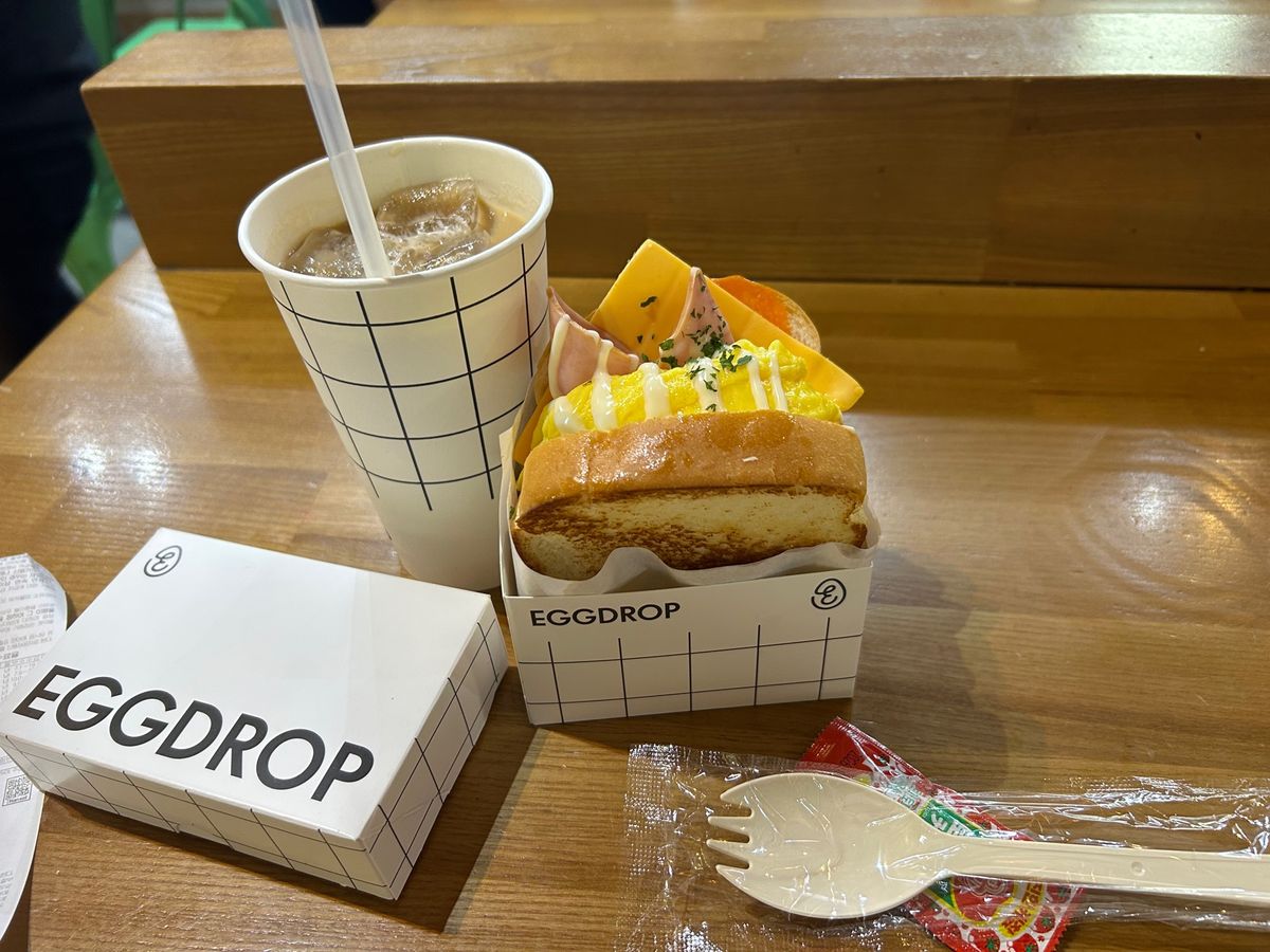 仁川空港です。天気はよくなかったけど、充実した旅行でした。一人でも楽しかっ...