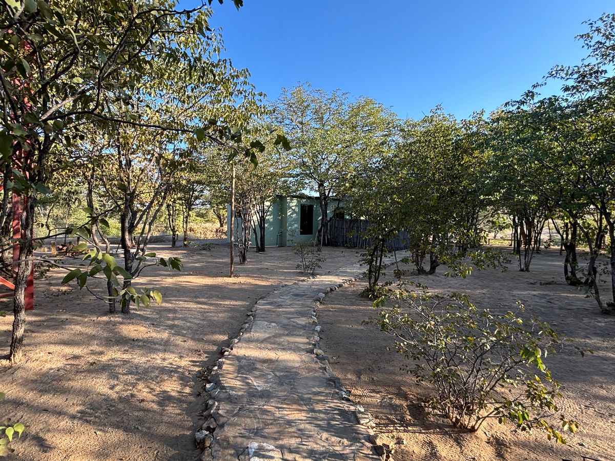 Kaoko Mopane Lodge & Campsiteに泊まりました。...