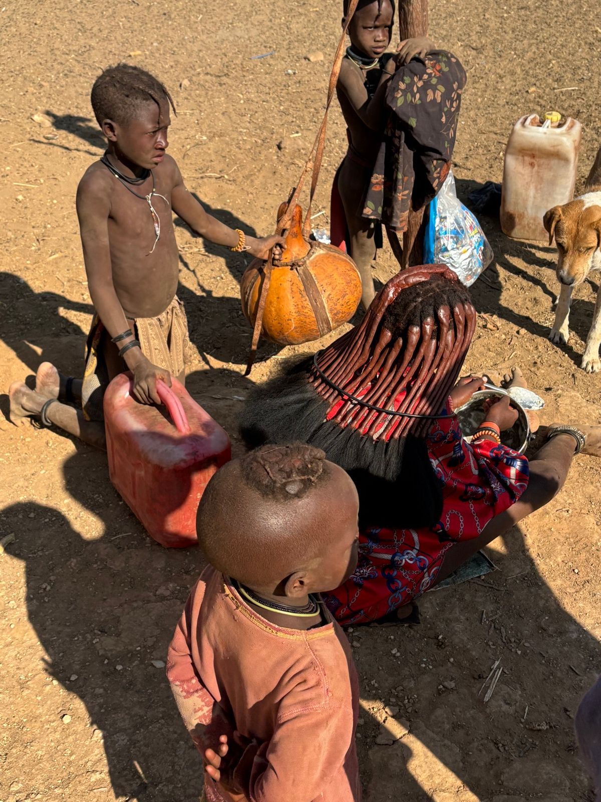 ガイドツアーにてヒンバ族の村へ訪問しました。噂通りの綺麗な容姿ですごくフレ...