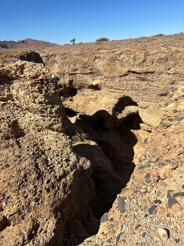 ナミビア・ナミブ砂漠「ナミビア、ジンバブエ、南アフリカ」の写真：セスリエム・キャニオンに行きました。時間...