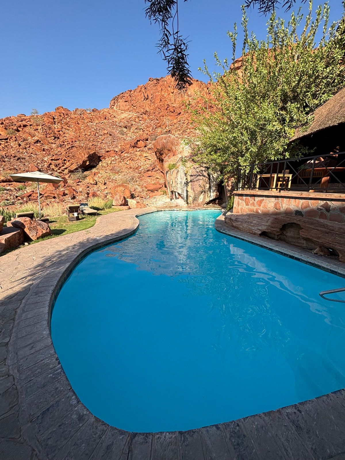 Twyfelfontein Country Lodge
岩山の麓にリゾート...