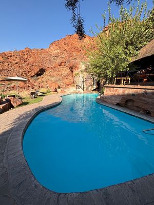 Twyfelfontein Country Lodge
岩山の麓にリゾート...