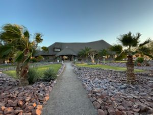 ELEGANT DESERT LODGEに宿泊しました。レンタカーのタイヤ...