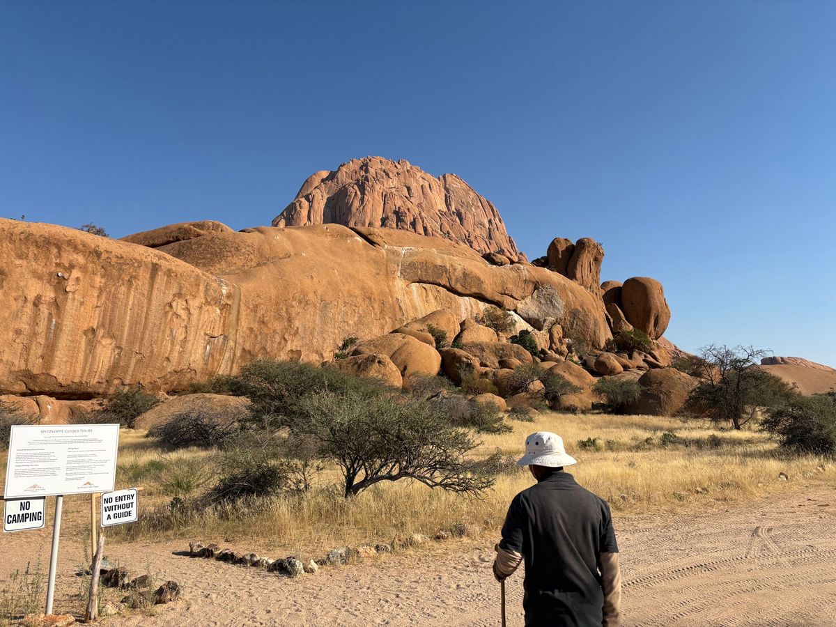 シュピツコッペ1
サン族がブッシュの中で生活しており、ブッシュマンと呼ばれ...