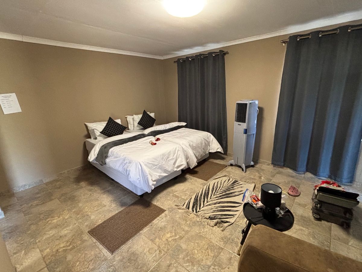 Kaoko Mopane Lodge & Campsiteに泊まりました。...