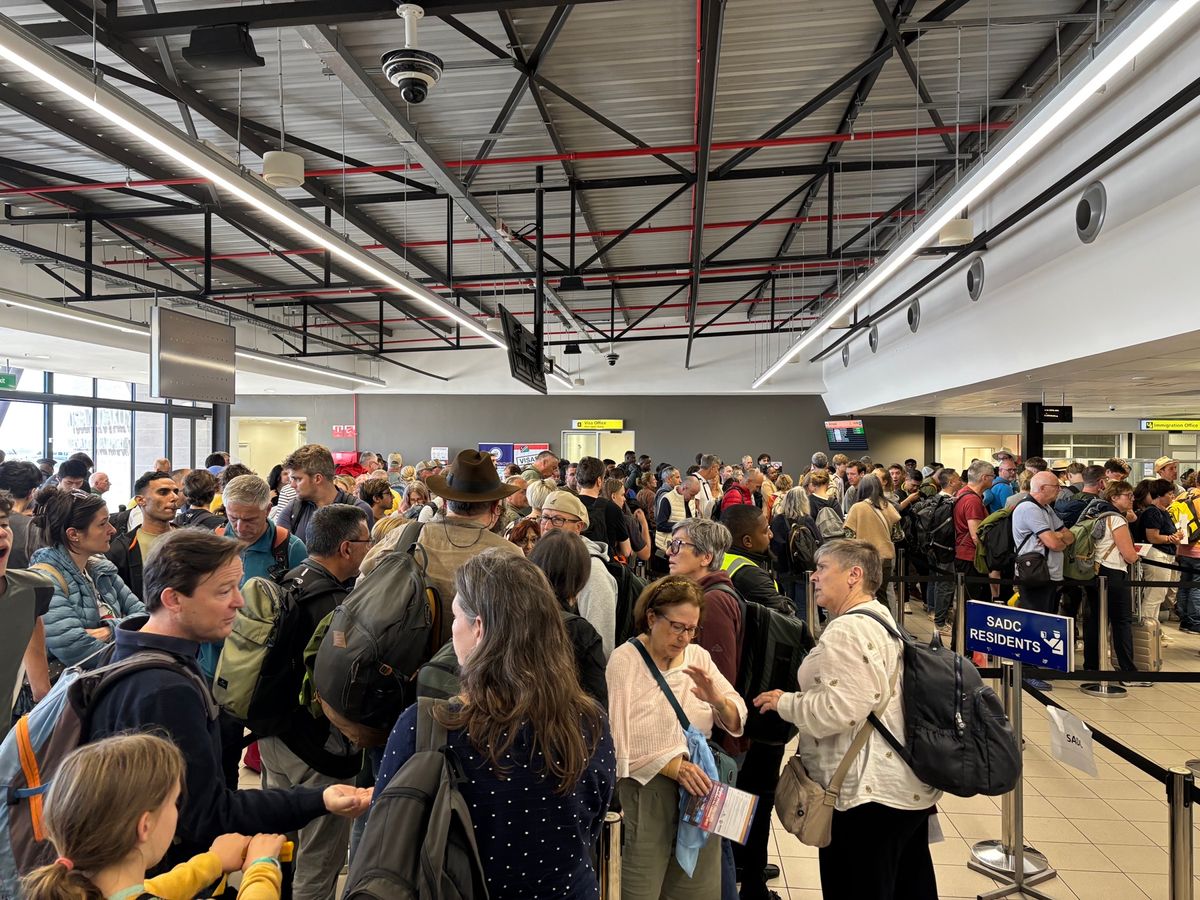 ホセア クタコ国際空港
入国審査に2時間掛かりました。その後の予定が大幅に...