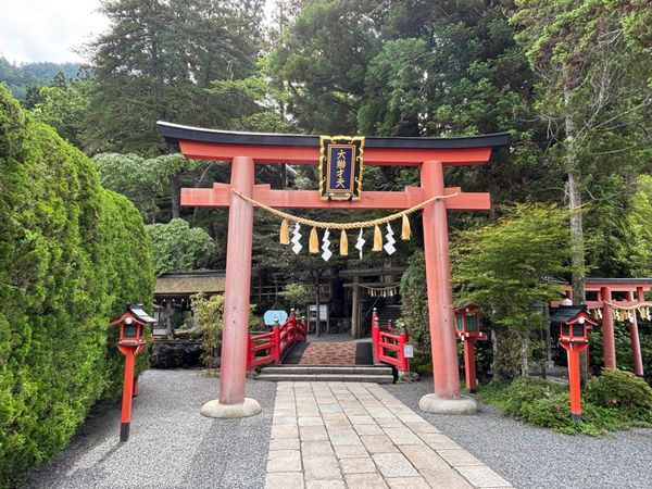 日本・奈良県「吉野の神社巡り」の写真：天河大辨財天社と丹生川上神社下社・上社・...