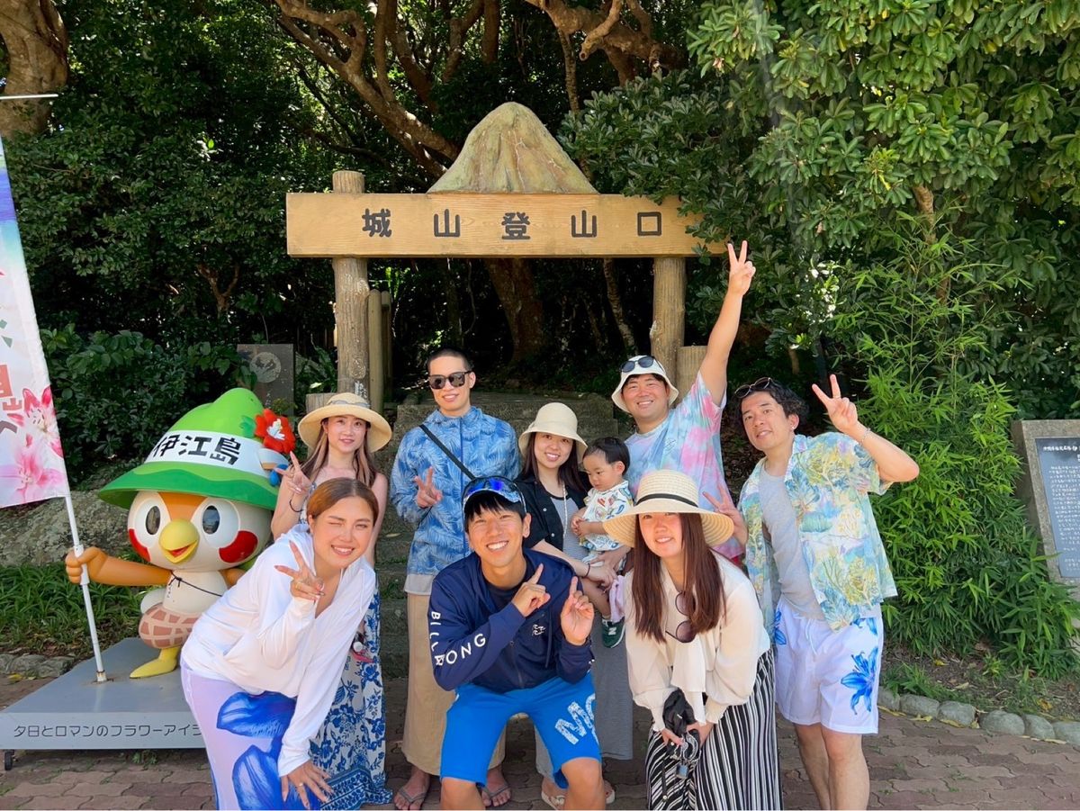 展望台に行ってから島で有名なエースバーガーへ
エースバーガーと、最後よしく...