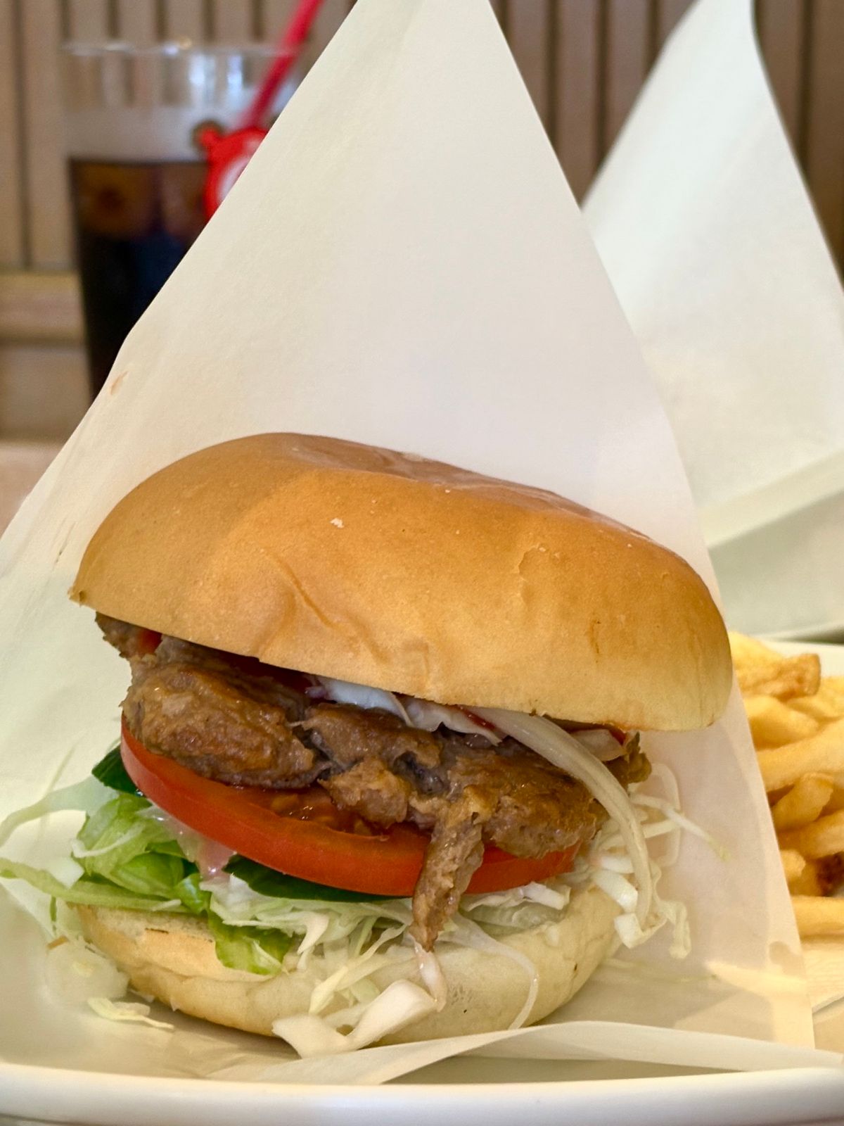 展望台に行ってから島で有名なエースバーガーへ
エースバーガーと、最後よしく...