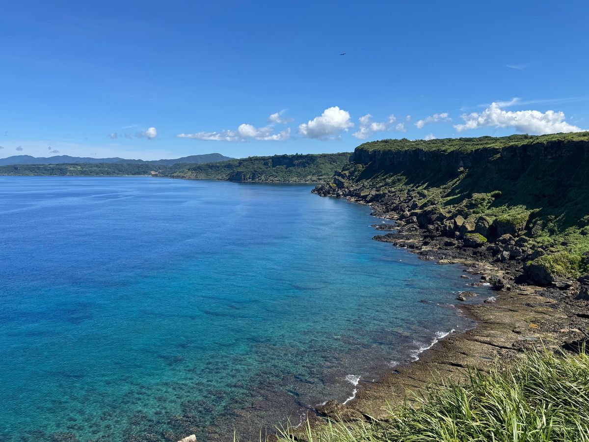 徳之島
●泉重千代さんの銅像
●樹齢300年のガジュマル
●犬田布岬
●犬...