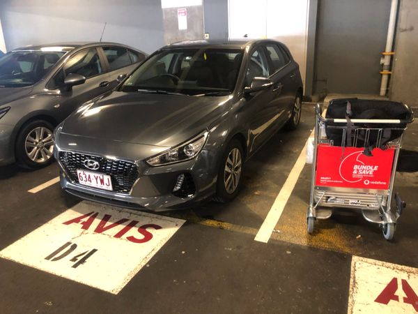 香港・HKG「香港経由シドニー　撮影」の写真：レンタカーで空港外周へ