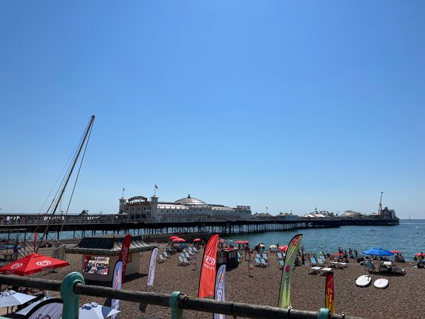 イギリス(英国)・ロンドン「イギリス」の写真：ブライトンの海の上の遊園地はよかったな😆...