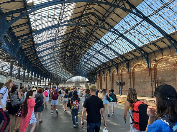 イギリス(英国)・ロンドン「イギリス」の写真：ブライトンの駅がかっこよかった！！