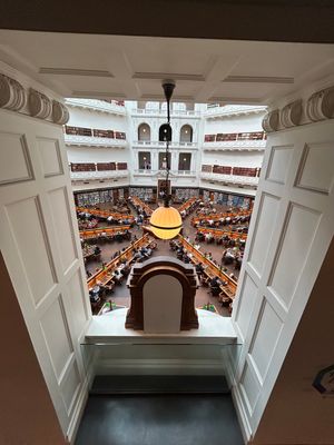 ビクトリア州立図書館めっちゃ美しかった
オーストラリア最古の図書館です·͜·ᰔᩚ