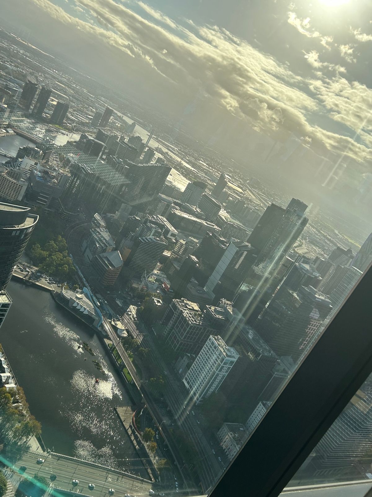 メルボルンを一望できる展望台
高所恐怖症にはキツイけど、行ってよかった👍