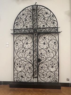 午後はすぐ隣にあるヴィクトリア＆アルバート博物館へ。
工芸品や家具などが多...