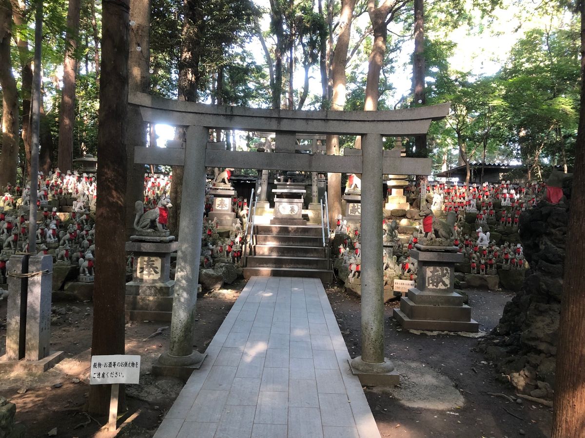 豊川稲荷はきつねだらけ