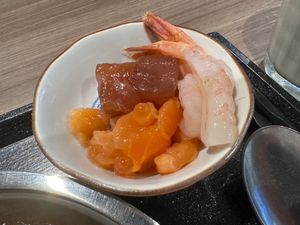 7/2 加賀出張
加賀グルメ満喫
能登牛豚丼、金沢カレー、ハントンライス、海鮮