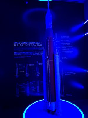 アポロ12号の宇宙飛行士が月面から持ち帰った「月の石」。