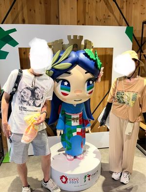 イタリアパビリオンの最後はイタリアちゃんとフェラーリの展示物。

この日は...
