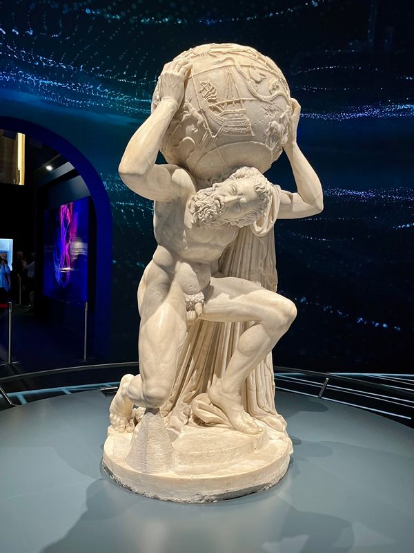 日本・大阪関西万博「大阪関西万博 HND ✈︎ KIX ✈︎ HND」の写真：西ゲートを1番で通過した後は、イタリアパ...