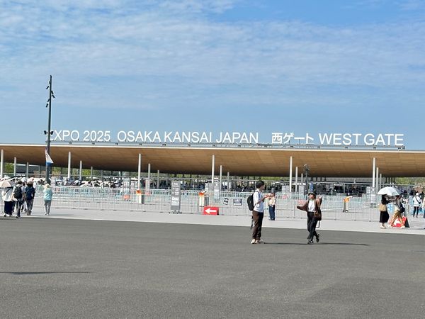 日本・大阪関西万博「大阪関西万博 HND ✈︎ KIX ✈︎ HND」の写真：この日は日曜日。
混雑を避ける為に西ゲー...