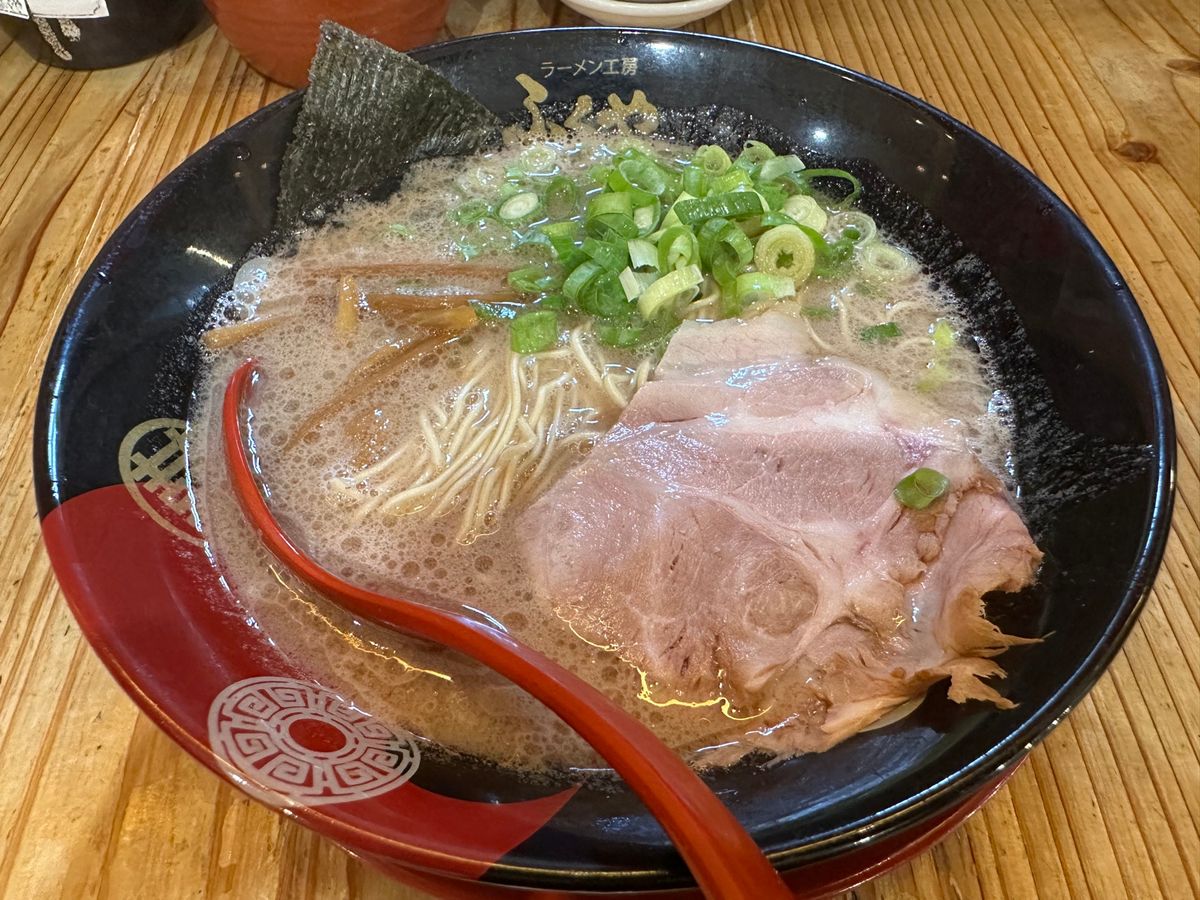 18日仕事後
同僚とご当地グルメを楽しんだ後、ビル最上階サウナでゆっくり
...