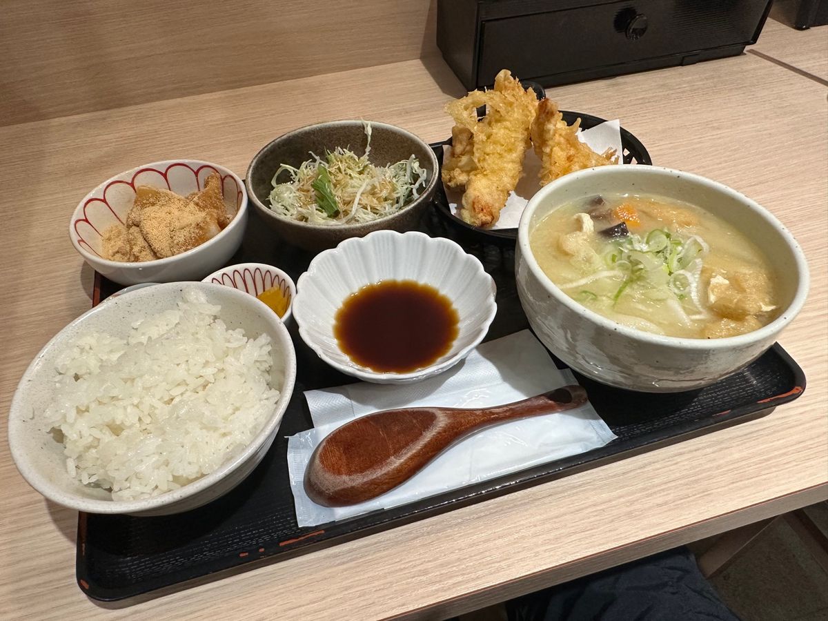 17日前入り
大分駅で大分グルメ堪能して温泉ホテルでゆっくり