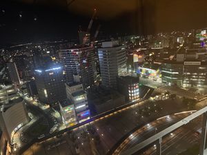 18日仕事後
同僚とご当地グルメを楽しんだ後、ビル最上階サウナでゆっくり
...