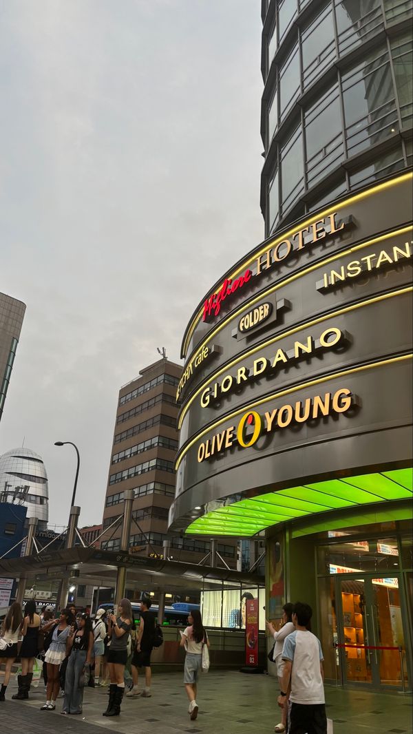 大韓民国 (韓国)・ソウル「ラストティーンの年に初海外inソウル🇰🇷」の写真：歩いても歩いてもおしゃれな景色