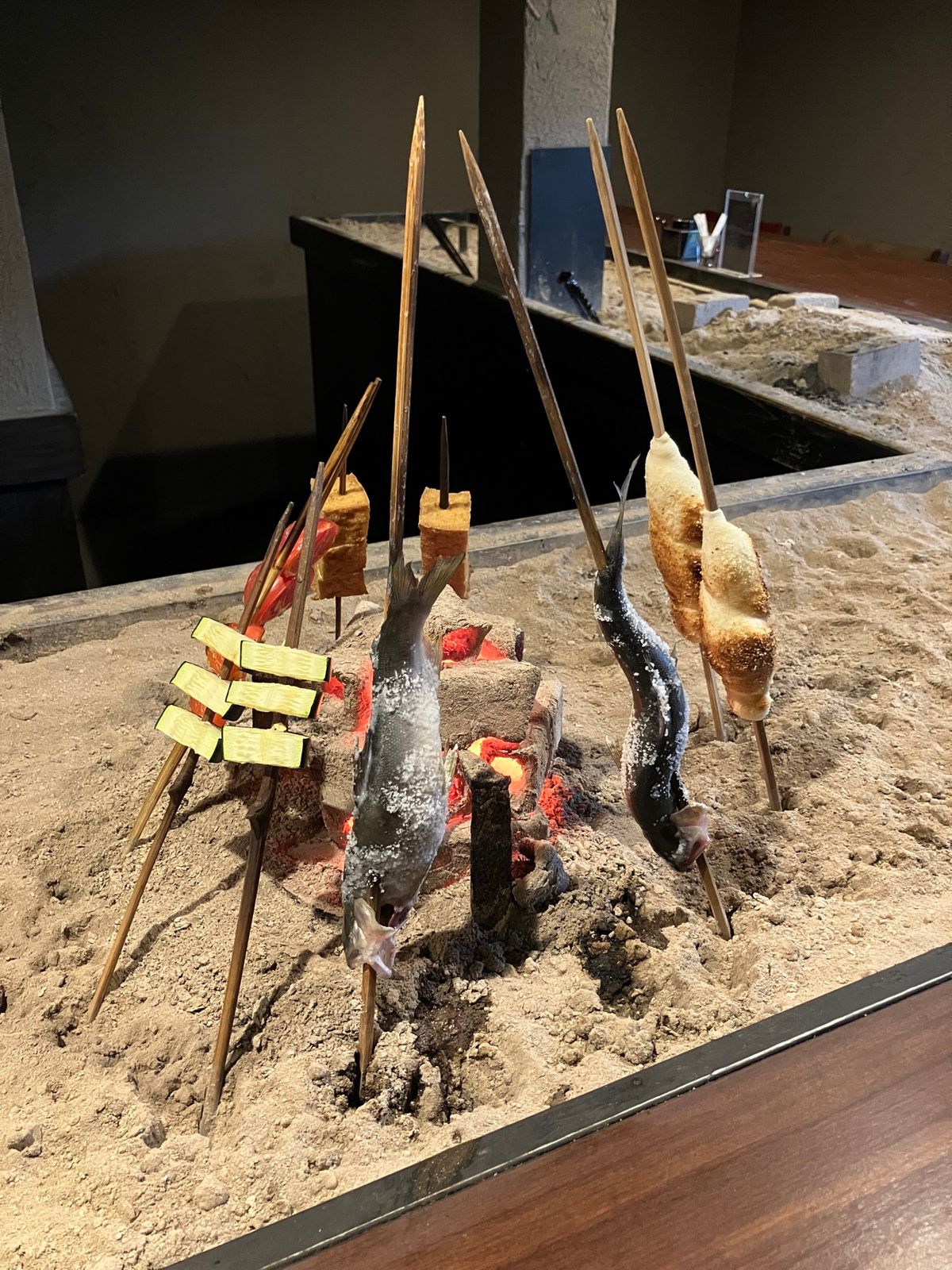 岡本とうふ店
とても有名なお店らしく
著名な方の写真やサインが沢山

喫茶...