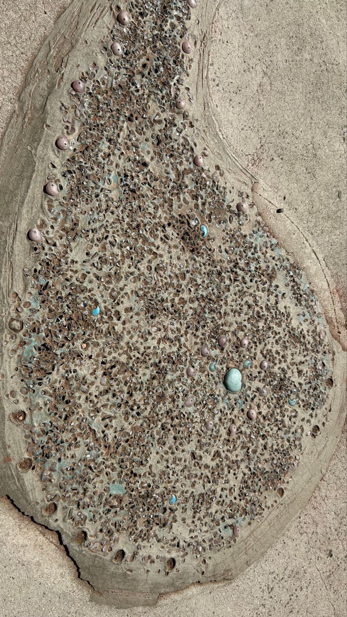 📍石浦神社
お守りが作れちゃうところ！
勾玉の形の石？床？石畳？みたいなの...