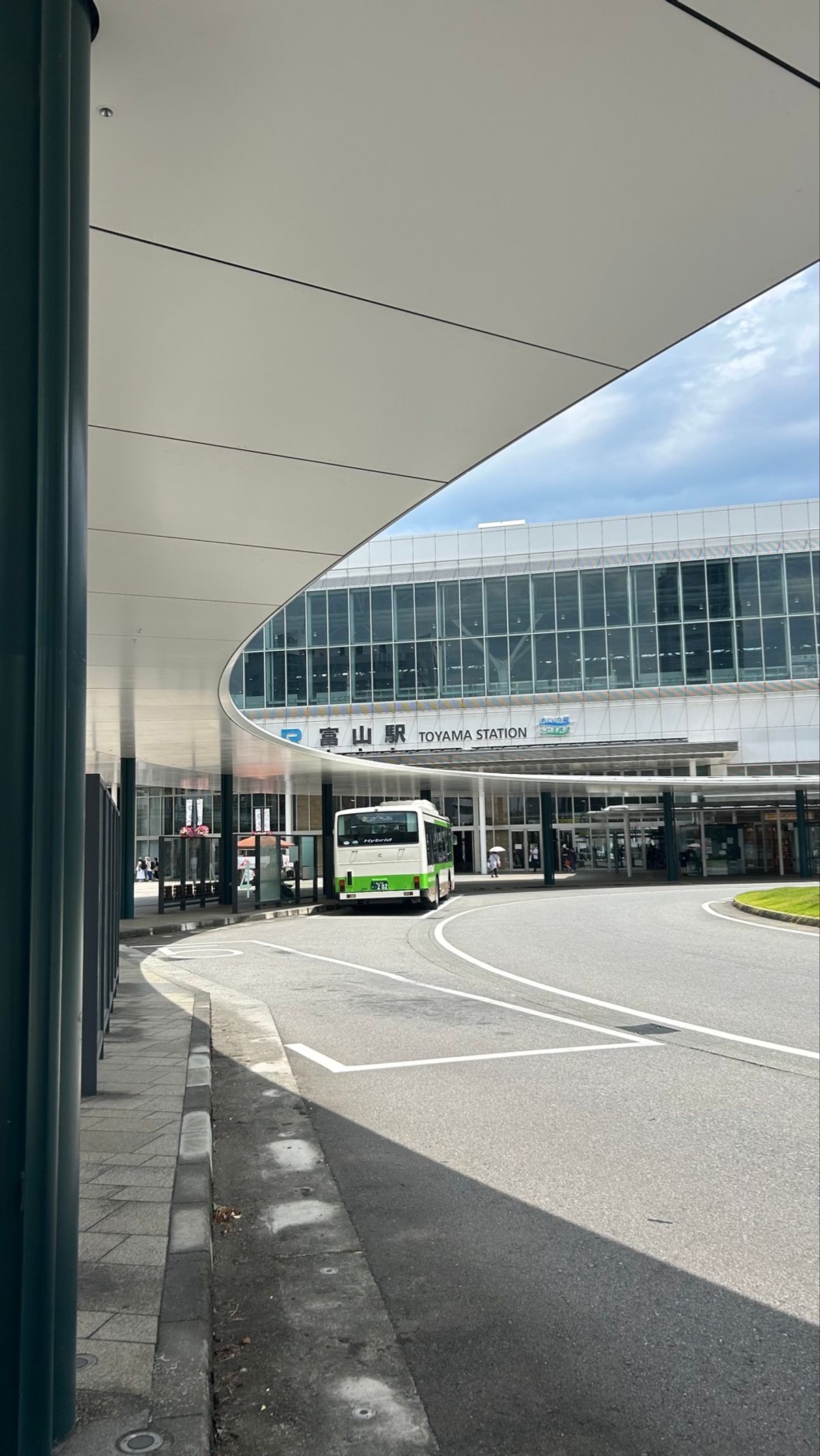 1日目ラスト食は名古屋駅できしめんを🍜
そして、夜に明日どうしようかなと考...