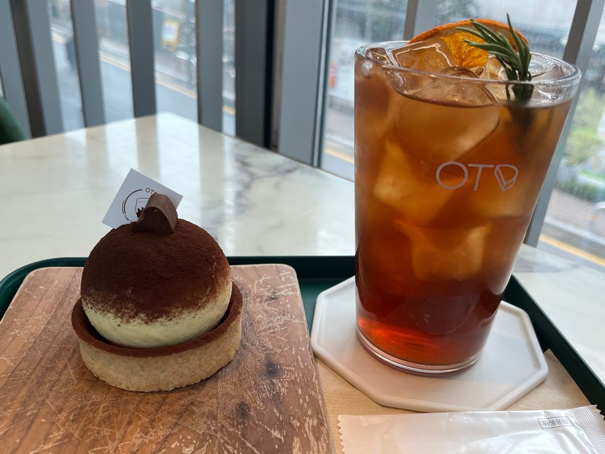 到着日、小雨で安心した。
恵化駅近所で食事とデザート。
久しぶりの安東チム...