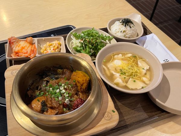 大韓民国 (韓国)・ソウル「韓国旅行」の写真：到着日、小雨で安心した。
恵化駅近所で食...